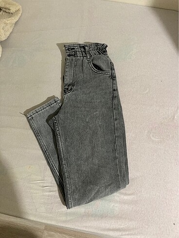 Füme beli lastikli mom