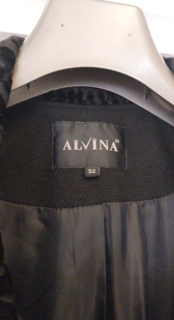 Düğmeli Siyah Kaban, Desenli Yaka ve Manşet - Görsel 2