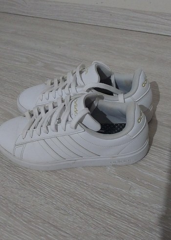 Beyaz Adidas Kadın Spor Ayakkabı - Görsel 2