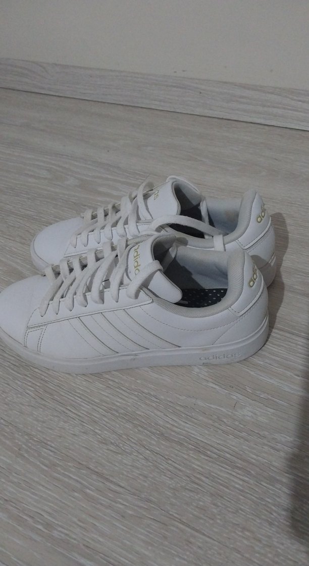 Beyaz Adidas Kadın Spor Ayakkabı - Görsel 2