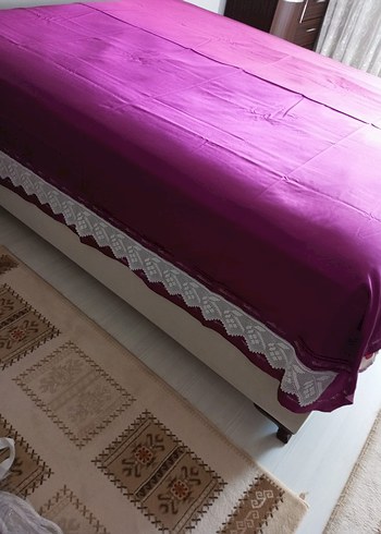 Mor Nakışlı Saten Parlak Yatak Örtüsü(Pike Takımı) - Görsel 4