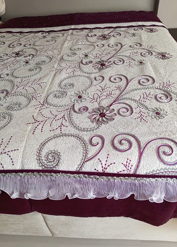 Mor Nakışlı Saten Parlak Yatak Örtüsü(Pike Takımı) - Görsel 2