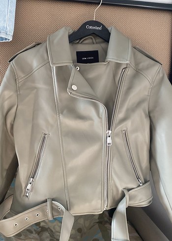 Yeşil Deri Kadın Ceket - Kemerli, Sade Tasarım - Görsel 3