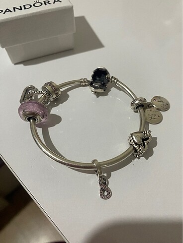Pandora pandora charm