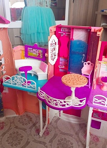  Beden Barbie oyun evi