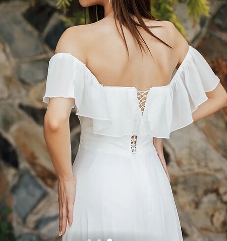 38 Beden Kayık Yaka Göğüs Drapeli Fırfırlı Düşük Kol Şifon Nikah Elbisesi