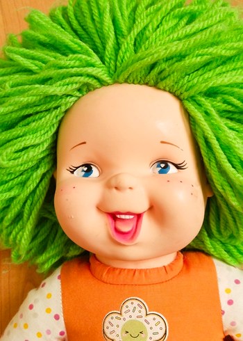 Beden Renk Renkli Yeşil Saçlı Turuncu Elbiseli Bebek (45 cm)