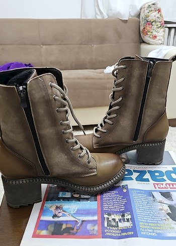 Kahverengi Deri Yüksek Topuklu Bağcıklı Kadın Bot - Görsel 3