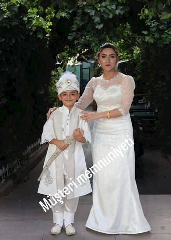 Uzun Beyaz Straplez Nişan Elbise fotoğraf bir çekimde giyildi - Görsel 2