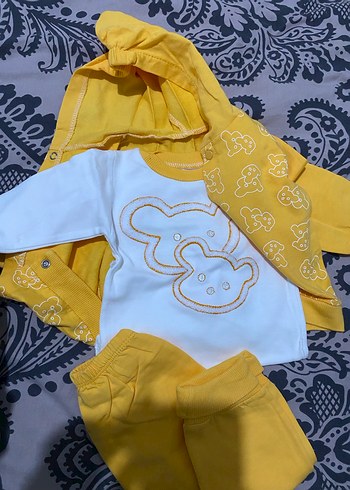 Sarı Kapüşonlu Bebek Erkek Takım - Görsel 2