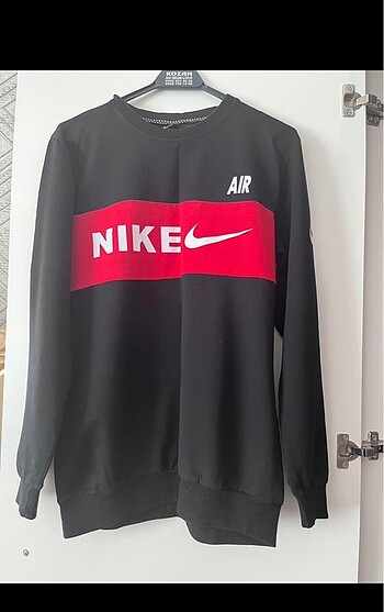 NIKE SWEETSHIRT