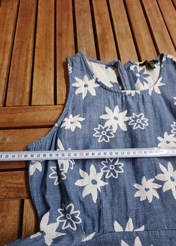 Çiçek Desenli Lacivert Kolsuz Midi Kot Elbise - Görsel 4