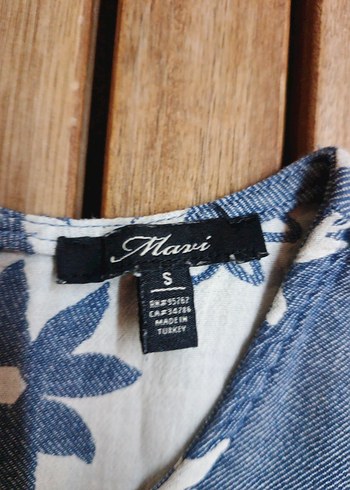 Çiçek Desenli Lacivert Kolsuz Midi Kot Elbise - Görsel 2