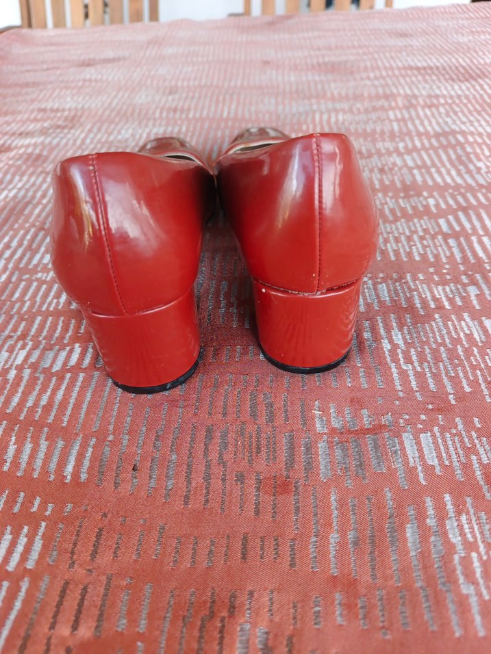 Klasik Parlak Kırmızı Kadın Topuklu Ayakkabı - Görsel 3