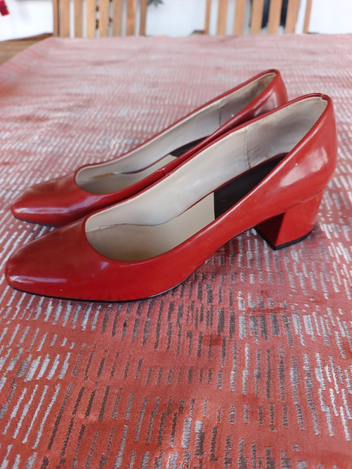 Klasik Parlak Kırmızı Kadın Topuklu Ayakkabı - Görsel 4