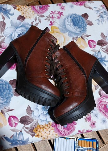 Kahverengi Deri Yüksek Topuklu Kadın Bot - Görsel 5