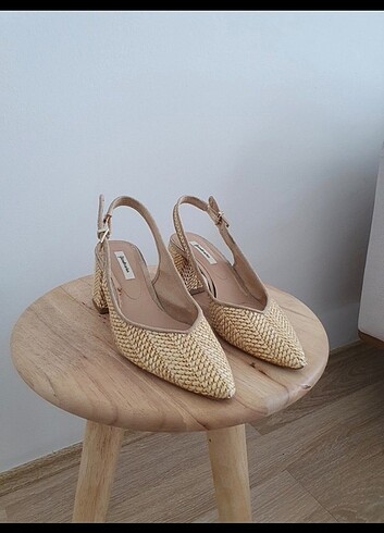 35 Beden Stradivarius topuklu sandalet