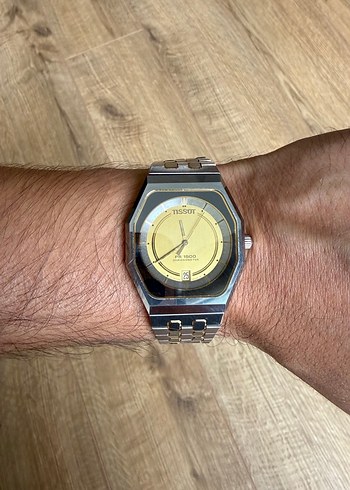 Tissot Altin Tonlu Retro Saat