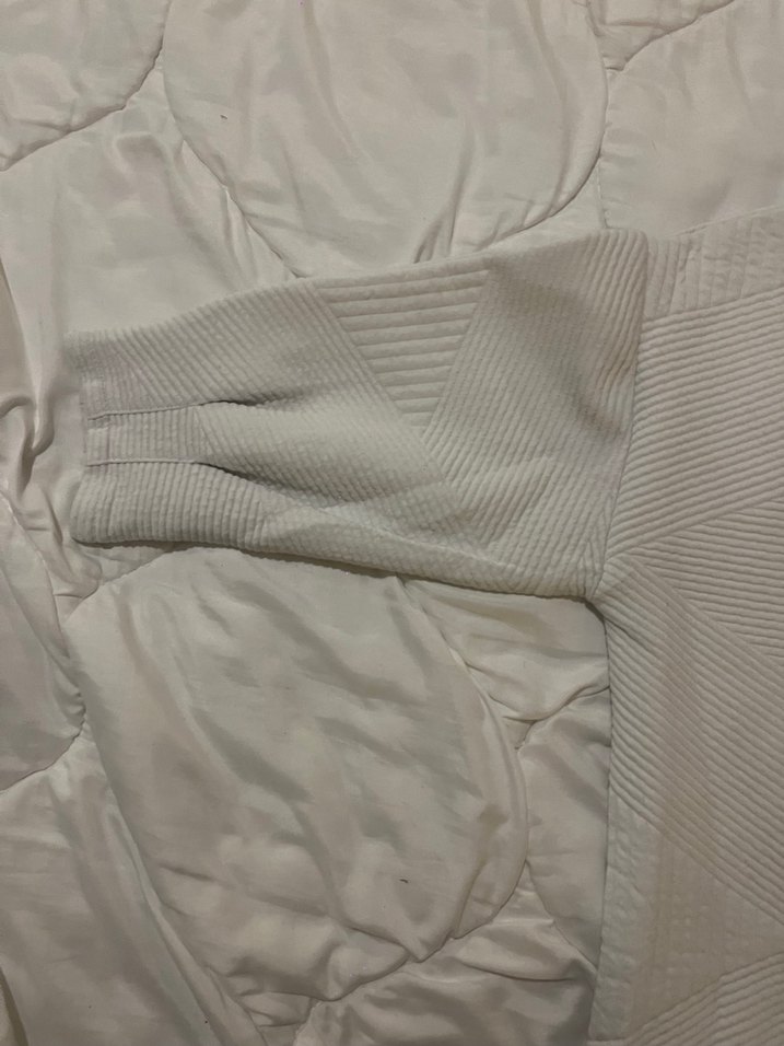 Kadın Beyaz Yarım Kollu Piliseli Kazak - Görsel 2