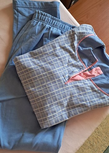 Mavi V Yaka Kısa Kollu Rahat Pijama Takımı
