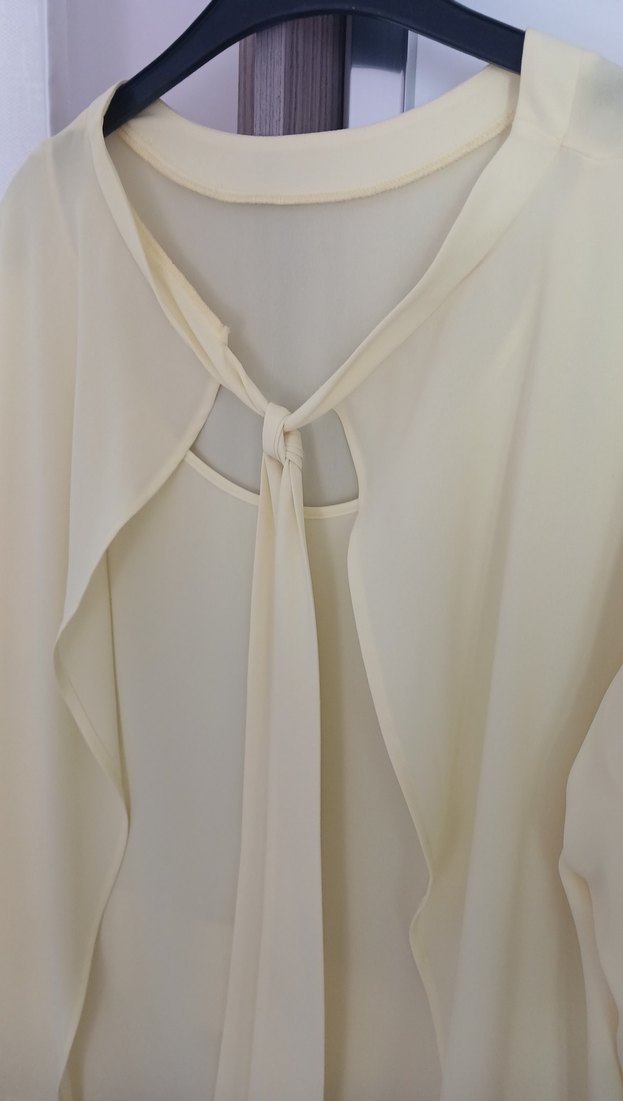 Sarı V Yaka Drapeli Kadın Bluz - Görsel 2