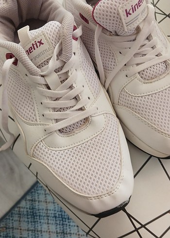 Kinetix Beyaz Kadın Spor Ayakkabı