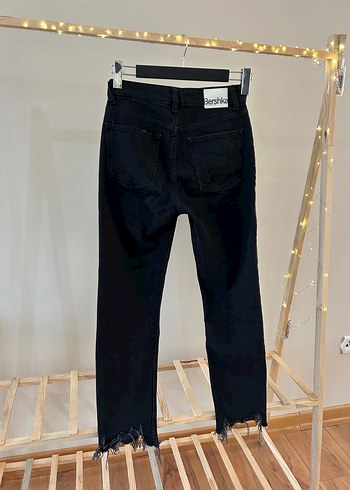 36 Beden BERSHKA Siyah Yırtık Detaylı Kot Pantolon