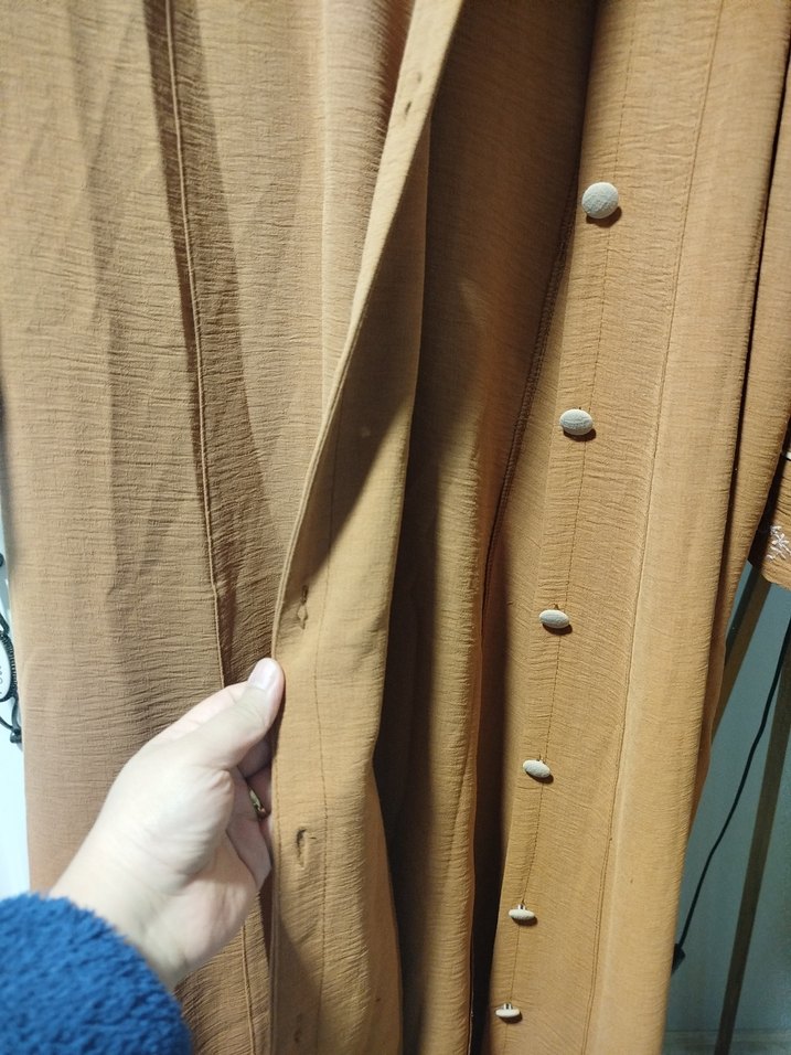 Düğmeli Uzun Kahverengi Kadın Elbise - Görsel 4