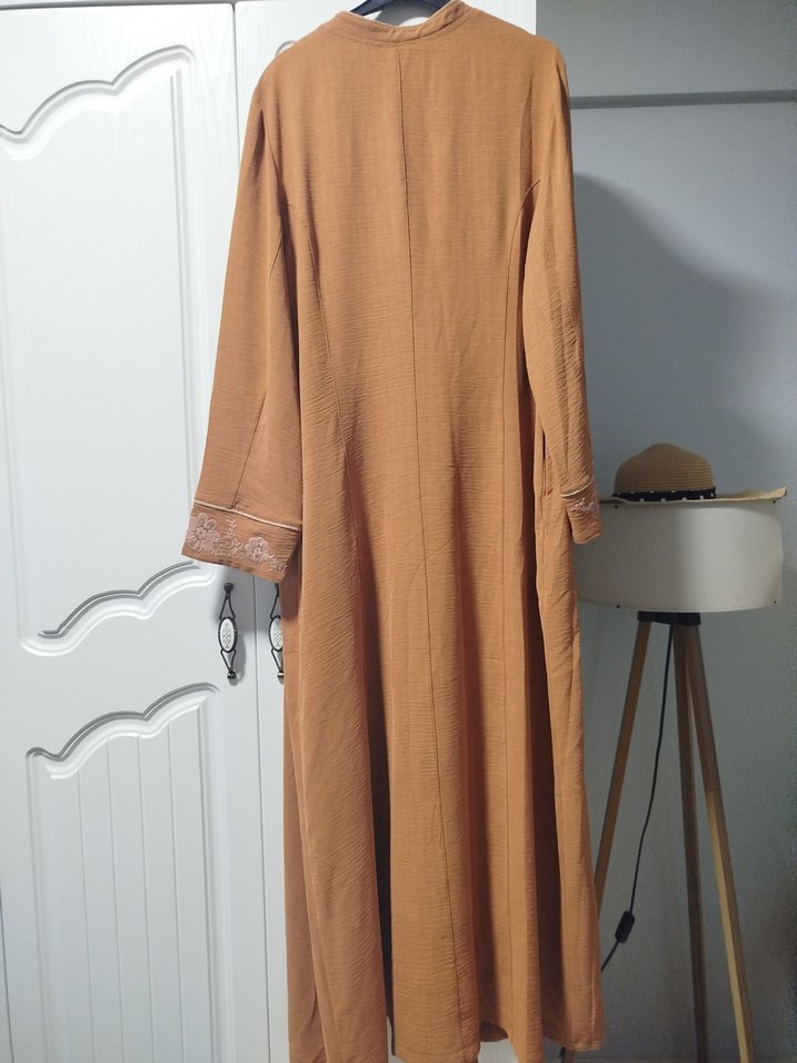 Düğmeli Uzun Kahverengi Kadın Elbise - Görsel 5