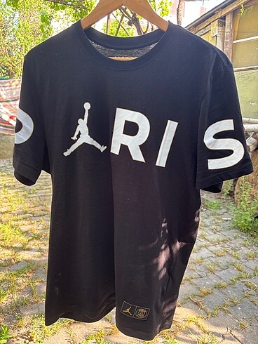 Nike paris tshirt
