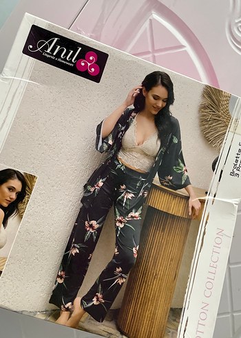 Trendyol & Milla Anıl sabahlık ve pantolon takım