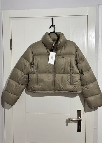 l Beden Calvin Klein Crop Mont
