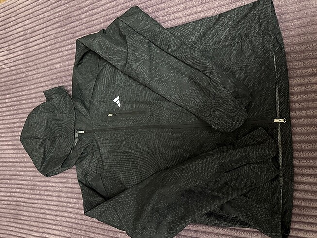 Adidas marka yağmurluk