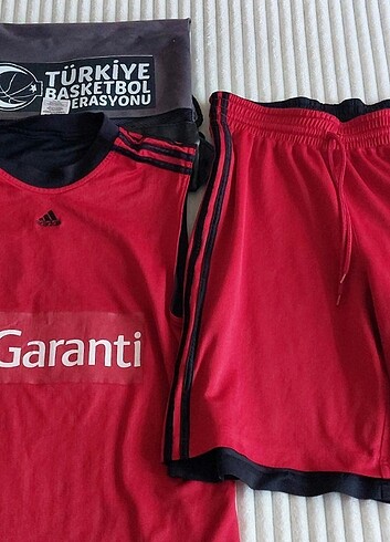 Adidas Çift Taraflı Basketbol Forması

Çanta  - Görsel 10