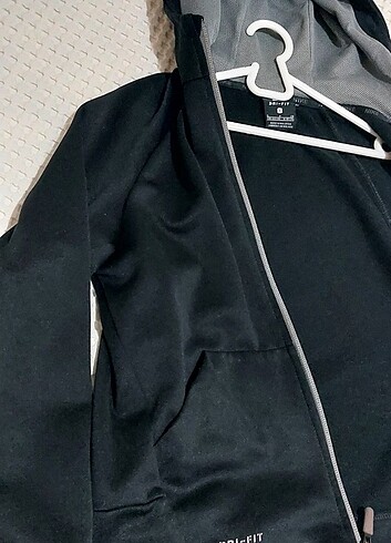 Nike'ın yeni erkek çocuk kapüşonlu - Görsel 6