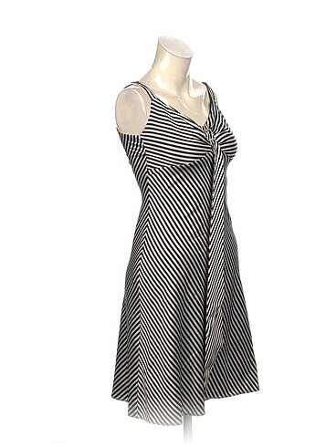 Vintage Love PreLoved Kısa Elbise %70 İndirimli.