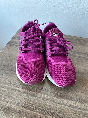 New Balance Süper spor ayakkabı