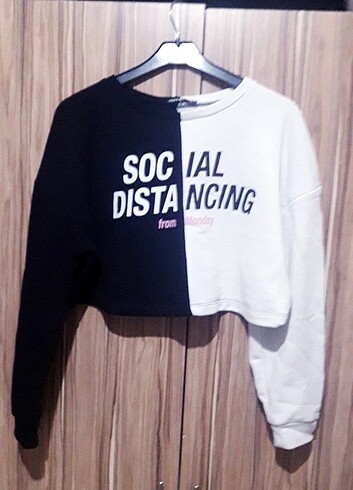 s Beden Crop Sweatshirt