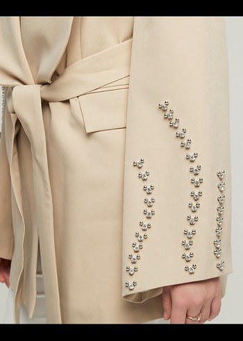 Bej Kemerli Kadın Blazer - Görsel 3