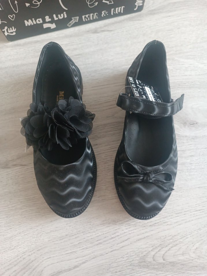 Kız Çocuk Siyah Fırfırlı Gotik Babet - Görsel 4