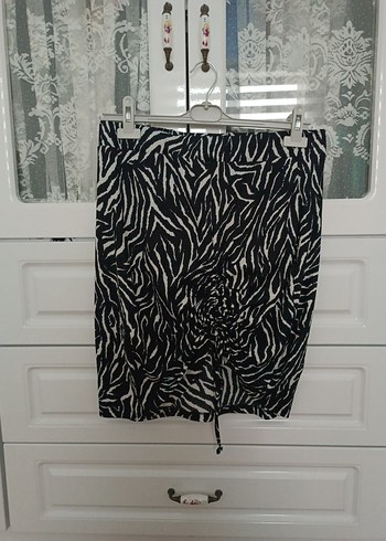 Siyah Zebra Desenli Mini Etek - Görsel 3