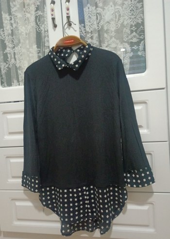 Puantiye Detaylı Siyah Gömlek - Görsel 2