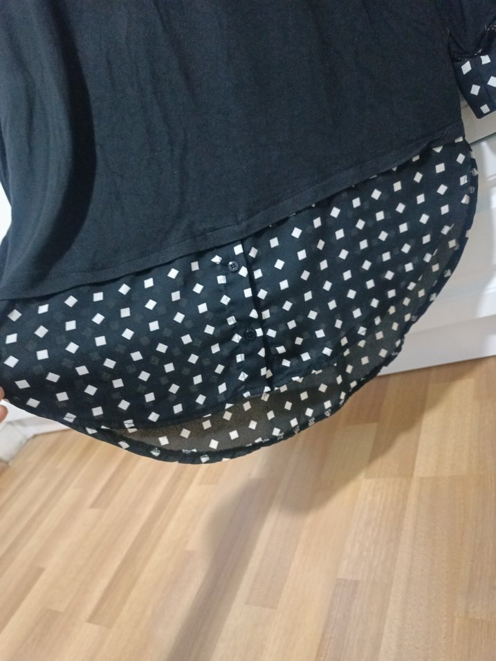 Puantiye Detaylı Siyah Gömlek - Görsel 3