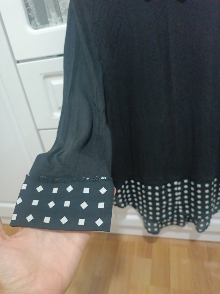 Puantiye Detaylı Siyah Gömlek - Görsel 4