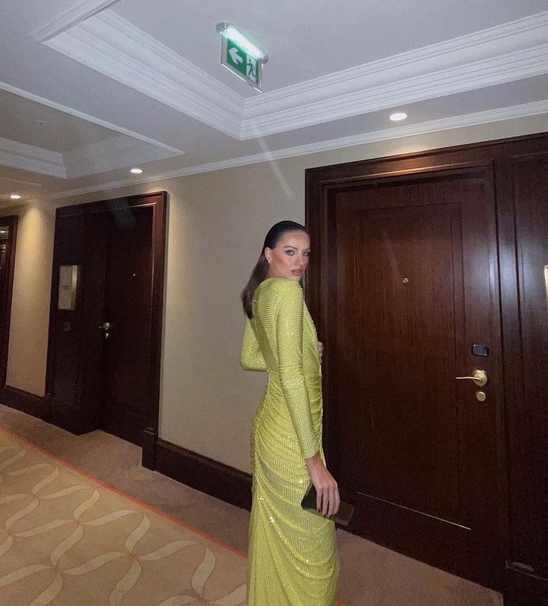 Parlak Sarı Uzun Kadın Elbise - Görsel 3