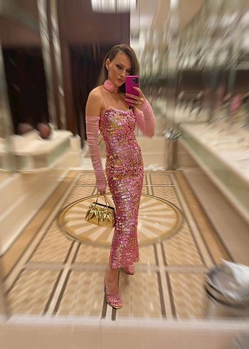 Pembe payetli elbise - Görsel 4