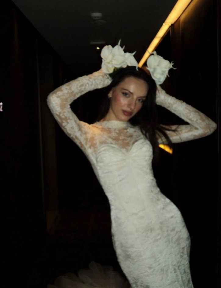 Uzun Kollu Fransız Dantel Gelinlik - Görsel 2