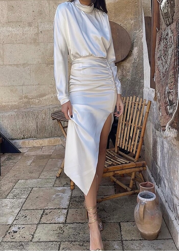 Beyaz Saten Elbise - Görsel 2