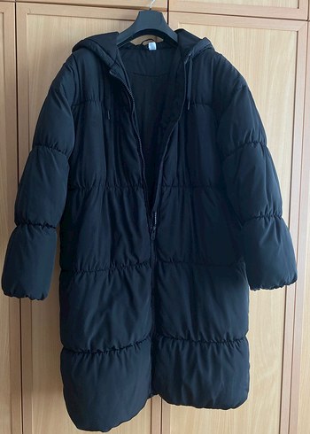 Siyah Kapüşonlu Kadın Kışlık Mont - Görsel 2