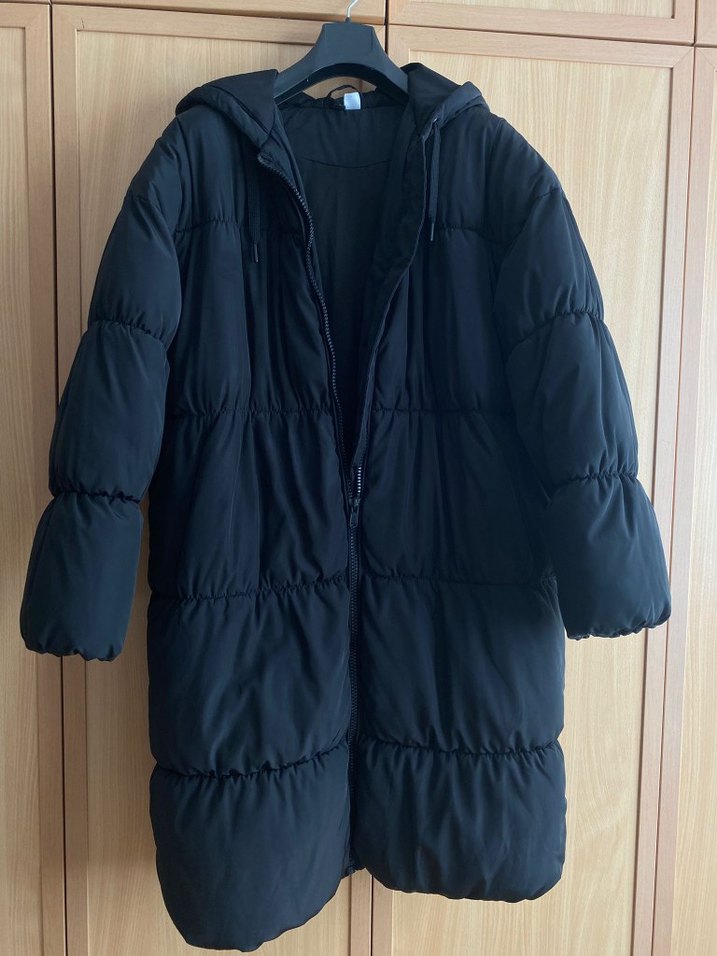 Siyah Kapüşonlu Kadın Kışlık Mont - Görsel 2